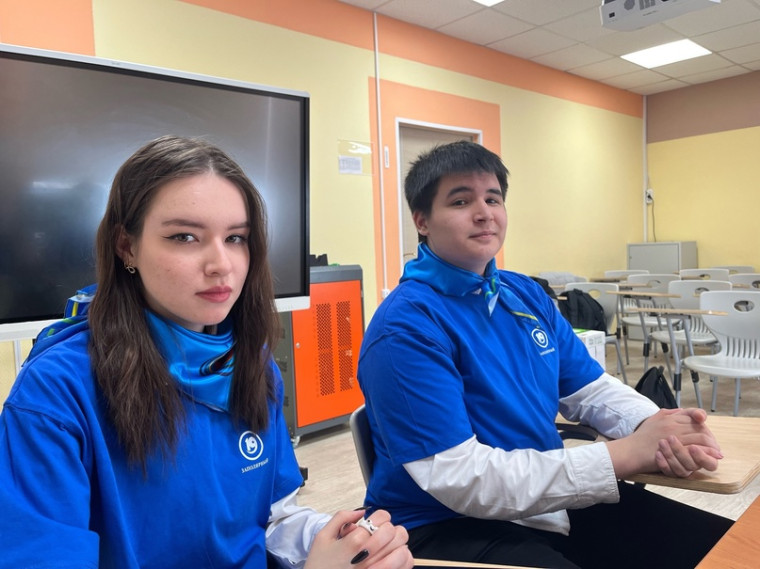 Поздравляем наших волонтеров!.
