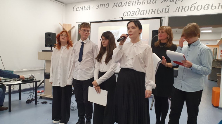 Городской фестиваль патриотической песни и поэзии «Защитникам Заполярья посвящается».